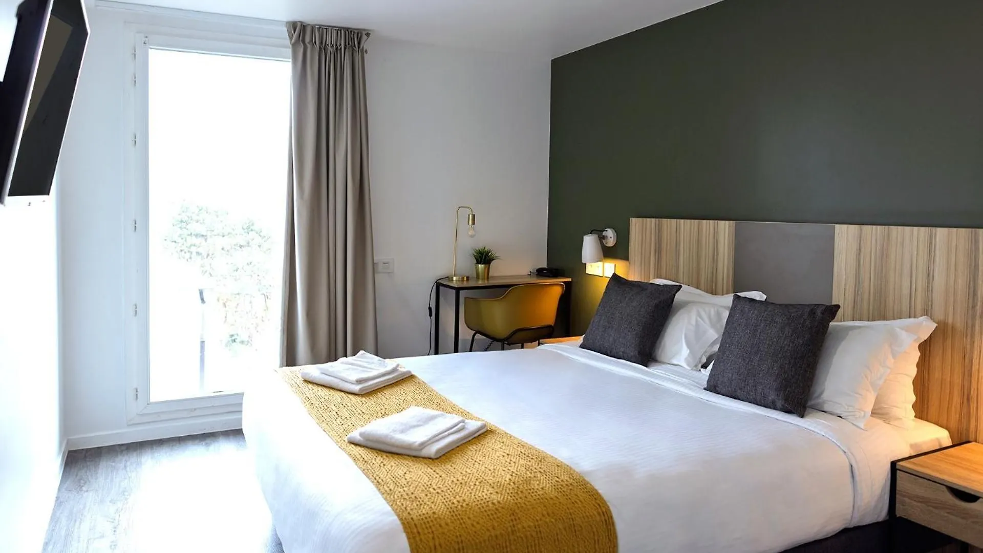 Hotel In 13 Paris